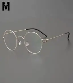 가볍지만 당신의 품격은 업되는 초경량 티타늄 레트로 안경테